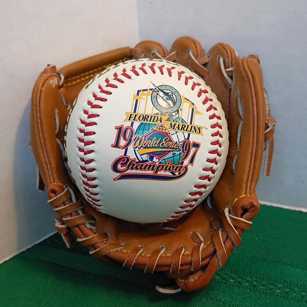 Florida Marlins 1997 World Series Champions Souvenir Baseball + MINI Glove MIB